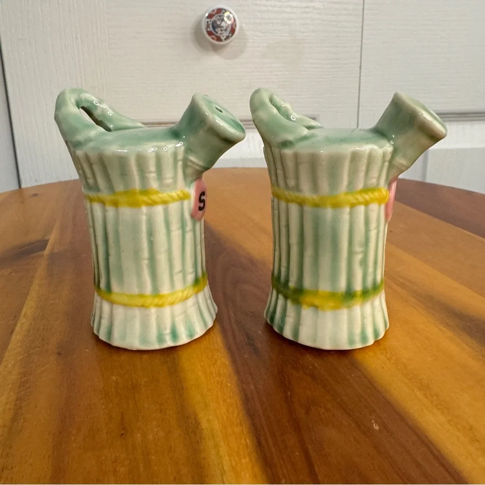 Vintage‎ hay bale watering can salt and pepper shaker set